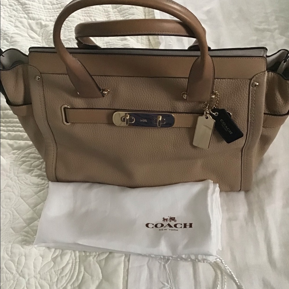 Coach Swagger Leather Carryall